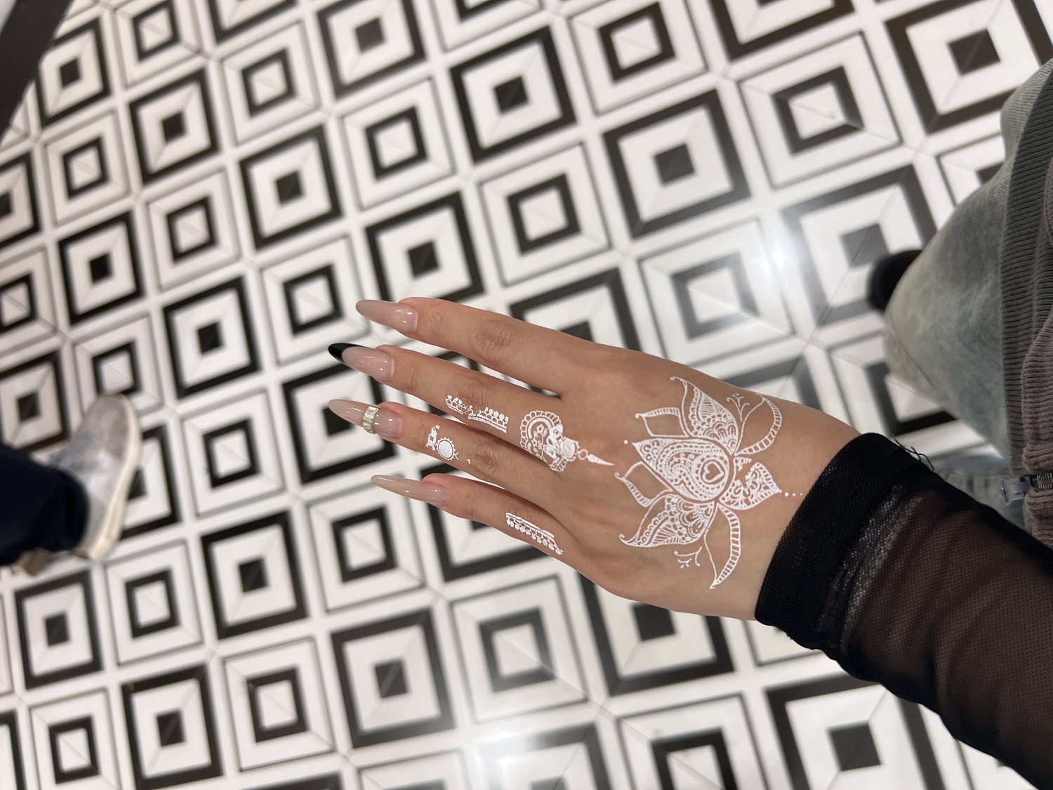 henna body marking